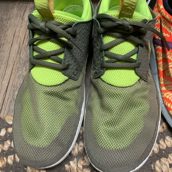 Nike - Picture 2 of 7